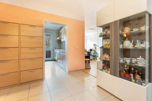 Flur - Etagenwohnung mit 92,00 m² in Frankfurt am Main zum Kaufen