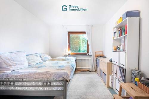 Kinder-/Bürozimmer - 