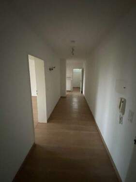 Ansicht Flur - Etagenwohnung mit 74,00 m&sup2; in Neuwied zur Miete