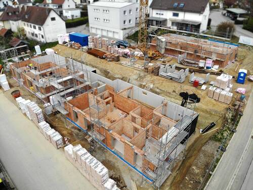 Drohnen Südansicht - 3 Zimmer Etagenwohnung zum Kaufen in Landau