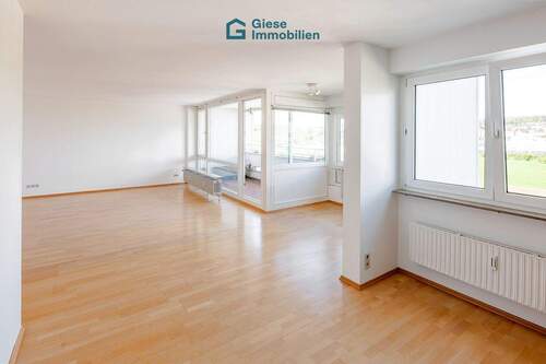 Wohnzimmer - 2 Zimmer Etagenwohnung zum Kaufen in Filderstadt