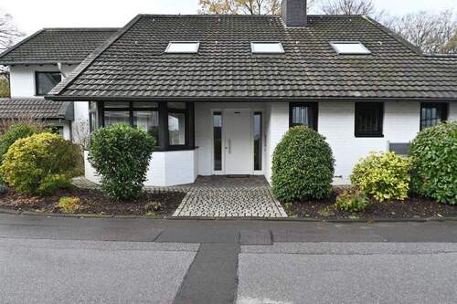 Außenansicht - Einfach Schöner Wohnen :) Klassisches Landhaus in modernem Look in Metzkausener Bestlage