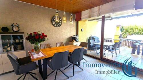 Ihr neues Familiendomizil! - Schickes 80iger Jahre Familiendomizil in Split-Level-Bauweise mit Einliegerwohnung!