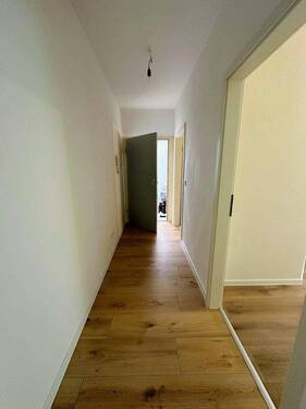 Flur – Richtung Wohneingang - Etagenwohnung mit 55,00 m&sup2; in Magdeburg zur Miete