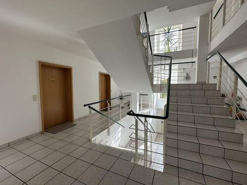 Treppenhaus - Etagenwohnung mit 88,50 m&sup2; in Wutha-Farnroda zum Kaufen