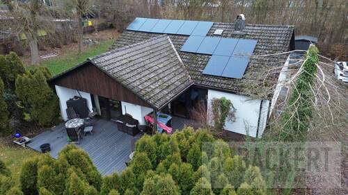 Luftaufnahme - Geräumiger Bungalow unweit der Wilhelminenaue!