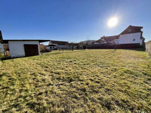 Wohnbaugrundstück - 