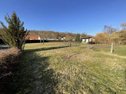 Wohnbaugrundstück - 