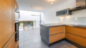 Hochwertige Küche - 7 Zimmer Mehrfamilienhaus, Wohnhaus in Oberursel