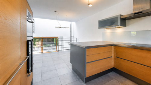 Hochwertige Küche - 7 Zimmer Mehrfamilienhaus, Wohnhaus in Oberursel