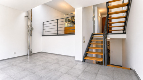 Wohnzimmer - Mehrfamilienhaus, Wohnhaus mit 188,00 m&sup2; in Oberursel zum Kaufen
