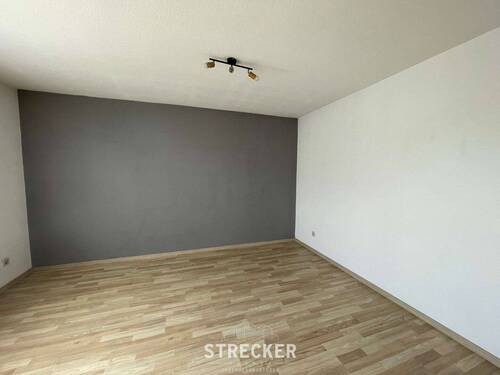 Wohnzimmer - 3 Zimmer Etagenwohnung zur Miete in Rheinzabern