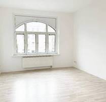 ***ALTBAUCHARME MIT 2 BALKONEN UND BLICK INS GRÜNE*** - 2-Raumwohnung in zentrumsnaher Lage von Alt-Riesa zu vermieten