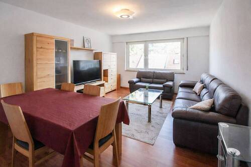 Wohnzimmer - 3 Zimmer Etagenwohnung zum Kaufen in Stuttgart