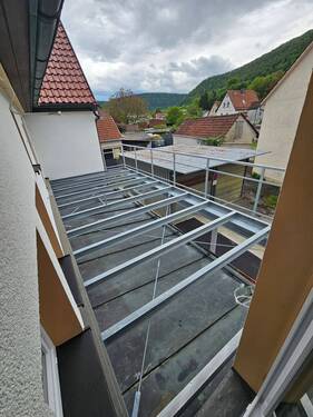 Balkon noch ohne Deck.jpg - 