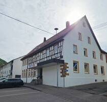 Modernisierte 3 Zimmer- Wohnung in Lauterstein 1.OG Links