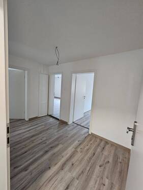 Flur 1.jpg - 3 Zimmer Etagenwohnung in Lauterstein