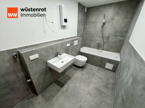 Bad mit Wanne Souterrain - 