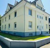 3-Parteien Mehrfamilienhaus aus der Gründerzeit mit großem Garten - Solingen / Wald