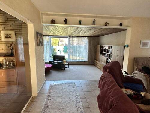 Blick ins Wohnzimmer - 