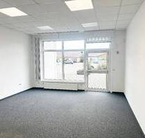 ***LICHTDURCHFLUTETE GEWERBEEINHEIT IM EINKAUFSPARK IN NÜNCHRITZ*** - perfekte Lage für Ihr Business!