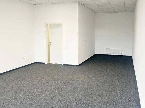 Geschäftsfläche mit Blick Richtung Küchenbereich - Einfamilienhaus in Nünchritz