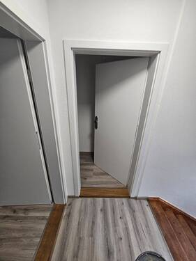 Eingangstür.jpg - 3 Zimmer Etagenwohnung zur Miete in Lauterstein