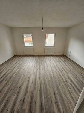 Zimmer an Wohnzimmer 1.jpg - 