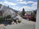 Ausblick vom Wohnzimmer und Schlafzimmer - 3 Zimmer Etagenwohnung in Pommelsbrunn