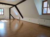 Wohnzimmer - Etagenwohnung mit 83,60 m² in Pommelsbrunn zum Kaufen