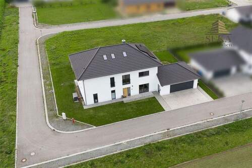 Außenansicht - 7 Zimmer Einfamilienhaus zum Kaufen in Otzing