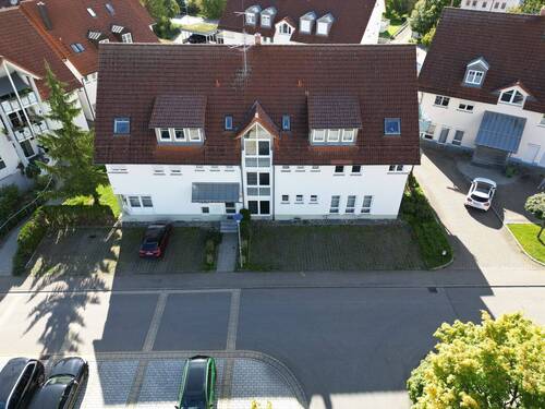 Außenstellplatz PKW ROT SCHWARZ - 4 Zimmer Etagenwohnung in Inzigkofen