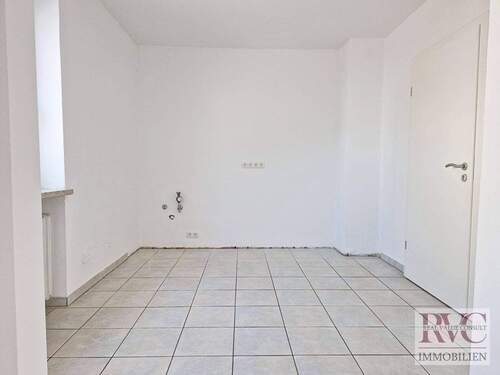 Küche_02 - Etagenwohnung mit 95,00 m&sup2; in Freilassing zum Kaufen