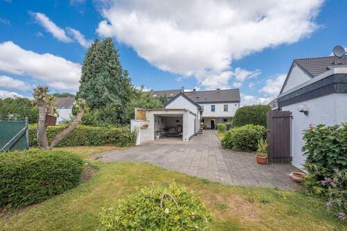 Rückansicht - 1 Zimmer Mehrfamilienhaus, Wohnhaus zum Kaufen in Mönchengladbach