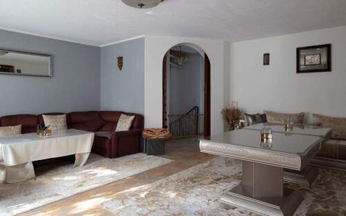 240_Wohnzimmer.jpg - Reihenendhaus mit 142,00 m&sup2; in Neu-Isenburg zum Kaufen