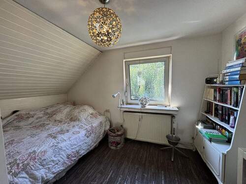 Kinderzimmer im OG in der re DHH - 