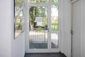 Eingangsbereich_Praxis - 1 Zimmer Mehrfamilienhaus, Wohnhaus zum Kaufen in Solingen