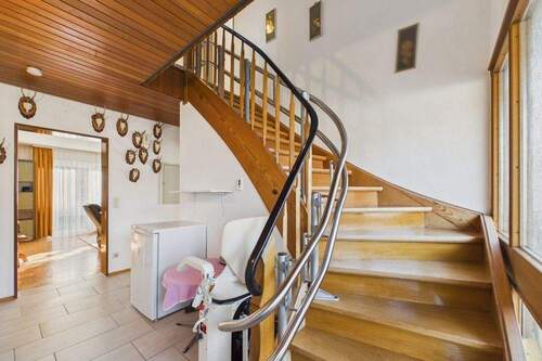 Diele & Treppe in das DG - 