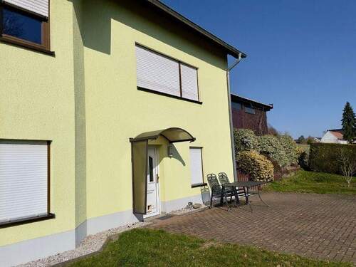 Hauseingang Rückseite - 4 Zimmer Einfamilienhaus in Striegistal