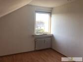 Schlafzimmer zur Dachgeschoss-Wohnung - 
