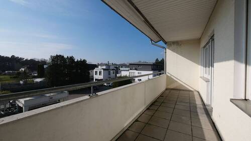 Balkon - Etagenwohnung mit 77,00 m&sup2; in Paderborn zur Miete