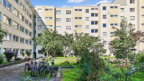 Hausansicht - Einziehen + wohlfühlen neues Bad und Elektrik