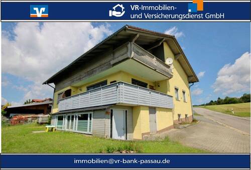 Hausansicht - Sonniges Wohlfühlhaus in begehrter Familienlage mit reichlich Platz und viel Privatsphäre