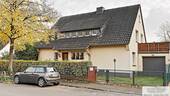 Hausansicht - 8 Zimmer Mehrfamilienhaus, Wohnhaus zum Kaufen in Hilden Nord