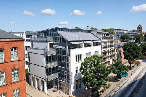 Hausansicht - 2 Zimmer Etagenwohnung zum Kaufen in Rostock