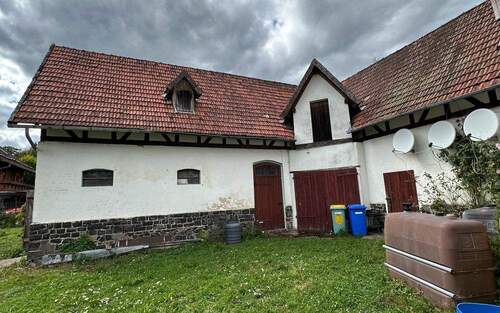 Die denkmalgeschützte Remise mit Hühnerstallunge - 