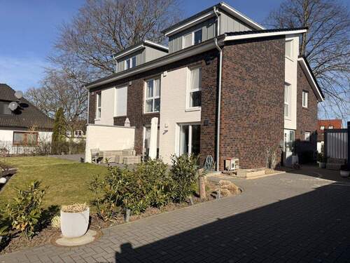 Außenansicht - Ihr neues Zuhause - Lichtdurchflutete Doppelhaushälfte mit tollem Grundriss!