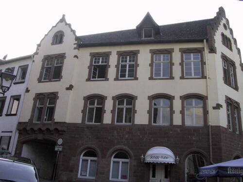 Vorderansicht - 8 Zimmer Mehrfamilienhaus, Wohnhaus zum Kaufen in Saarburg