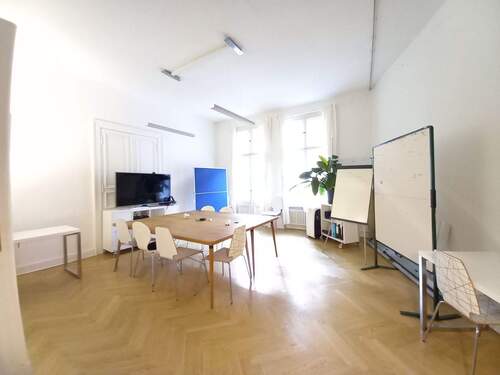 Großzügiges Altbau-Büro - Großzügiges Helles Altbau-Büro - All-in-Miete