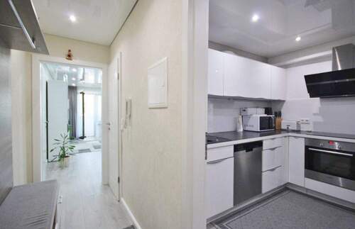 Diele mit Blick in die Küche - 